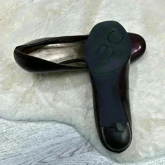 BCBG  Burgundy Heels - Picture 5 of 8